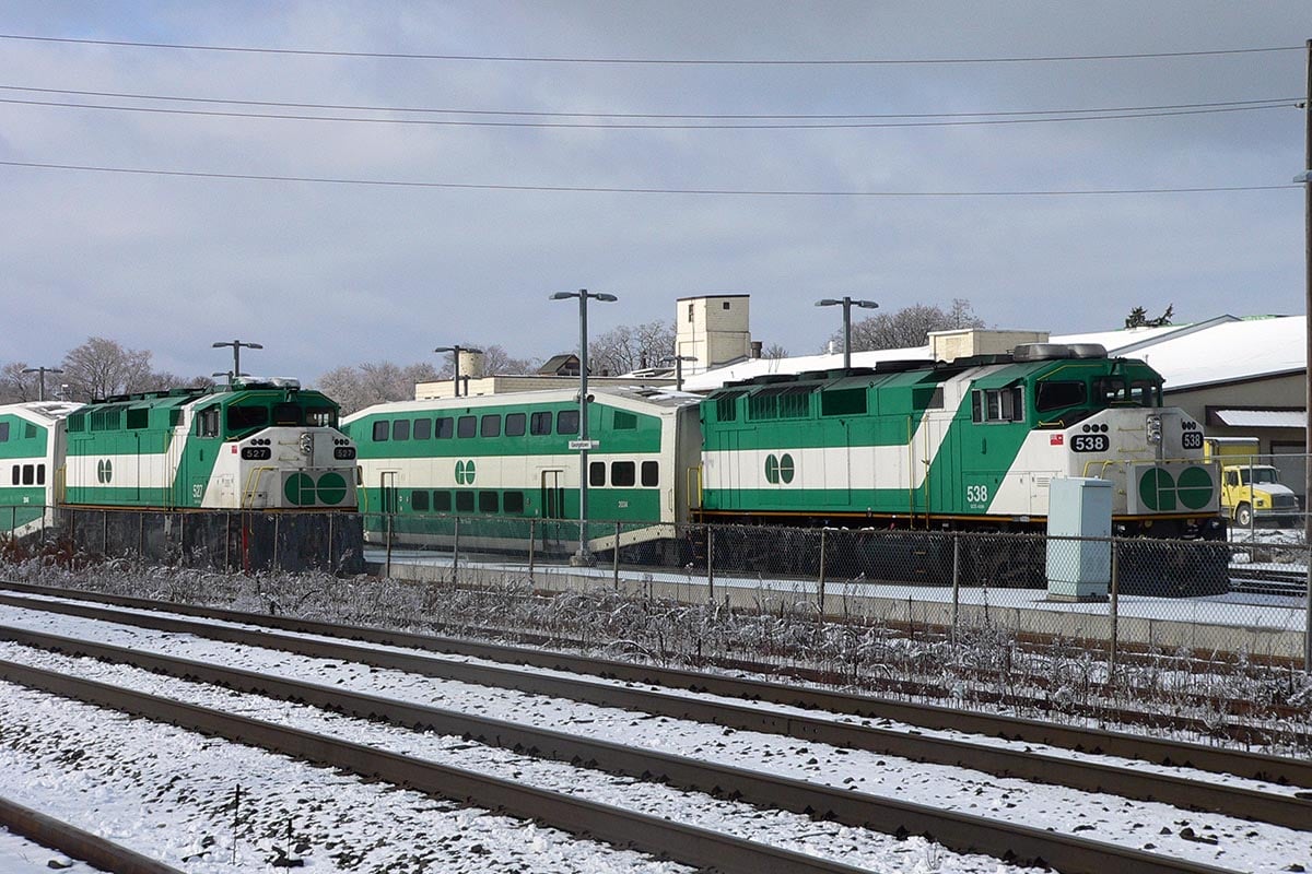 GO 527 and 538 sit in Geogetown, Ontario in January, 2006. Photo by Stephen Gardiner.